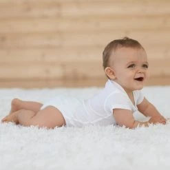 Gerber® 4-Pack White Organic Short Sleeve Onesies® Bodysuits Solid Essentials