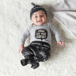 Gerber® 3-Piece Baby Boys Comfy Stretch Badger Onesies® Bodysuit, Footed Pant And Cap Set